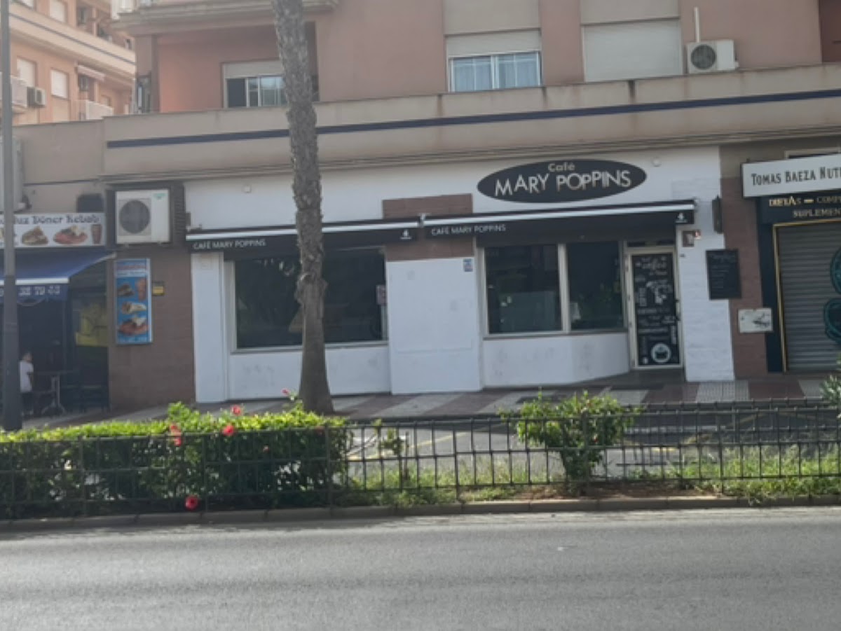 Café MARY POPPINS.