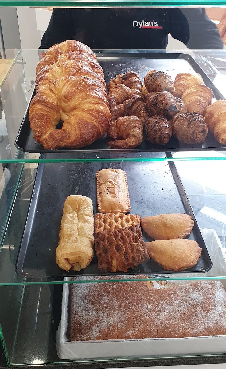 Cafeteria-Panaderia Dylan's - 10