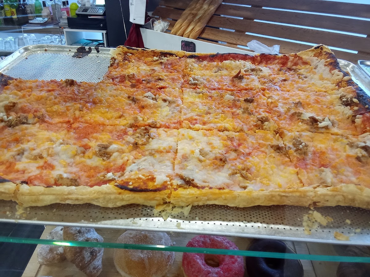 Cafeteria-Panaderia Dylan's - 4