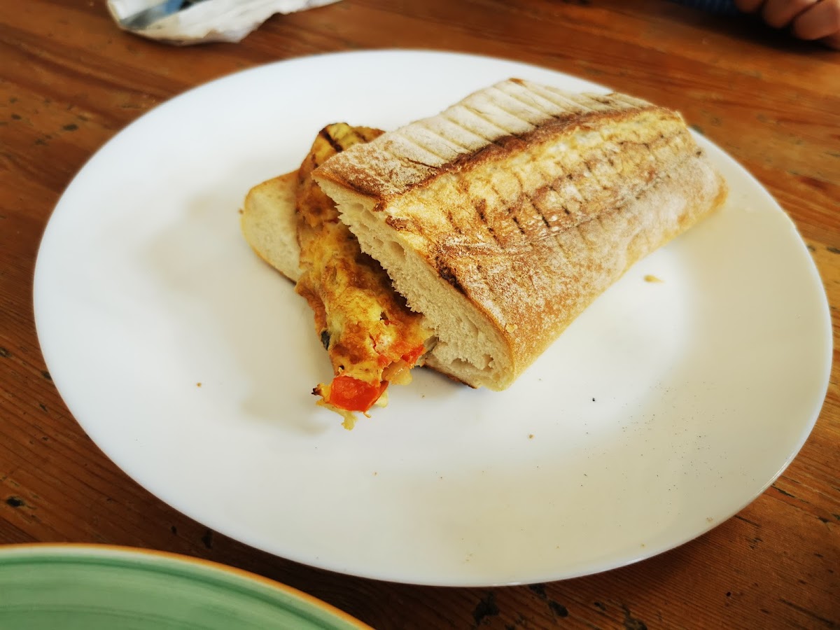 Royce Rolls Cafe - 6
