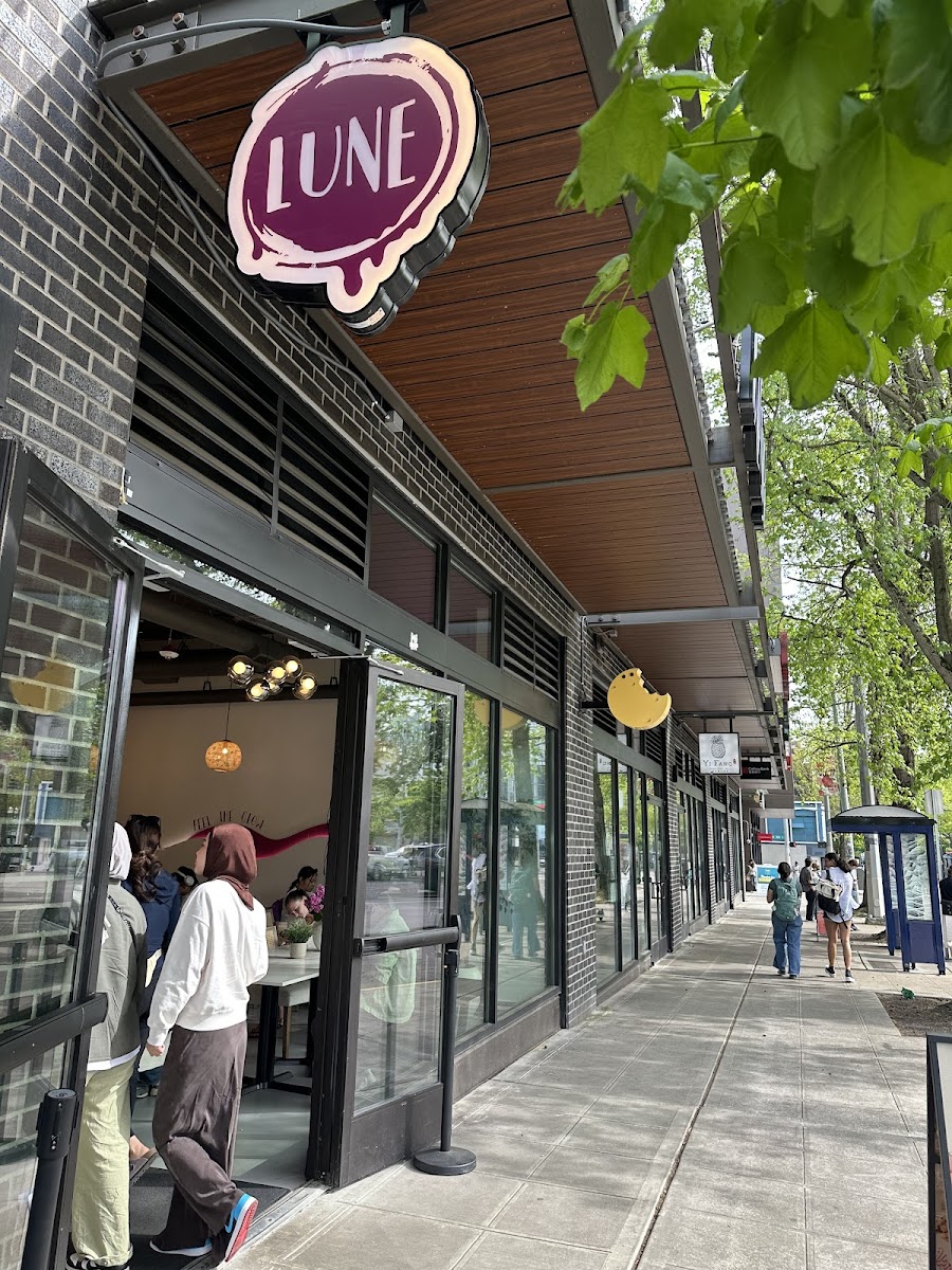 Lune Cafe - U District