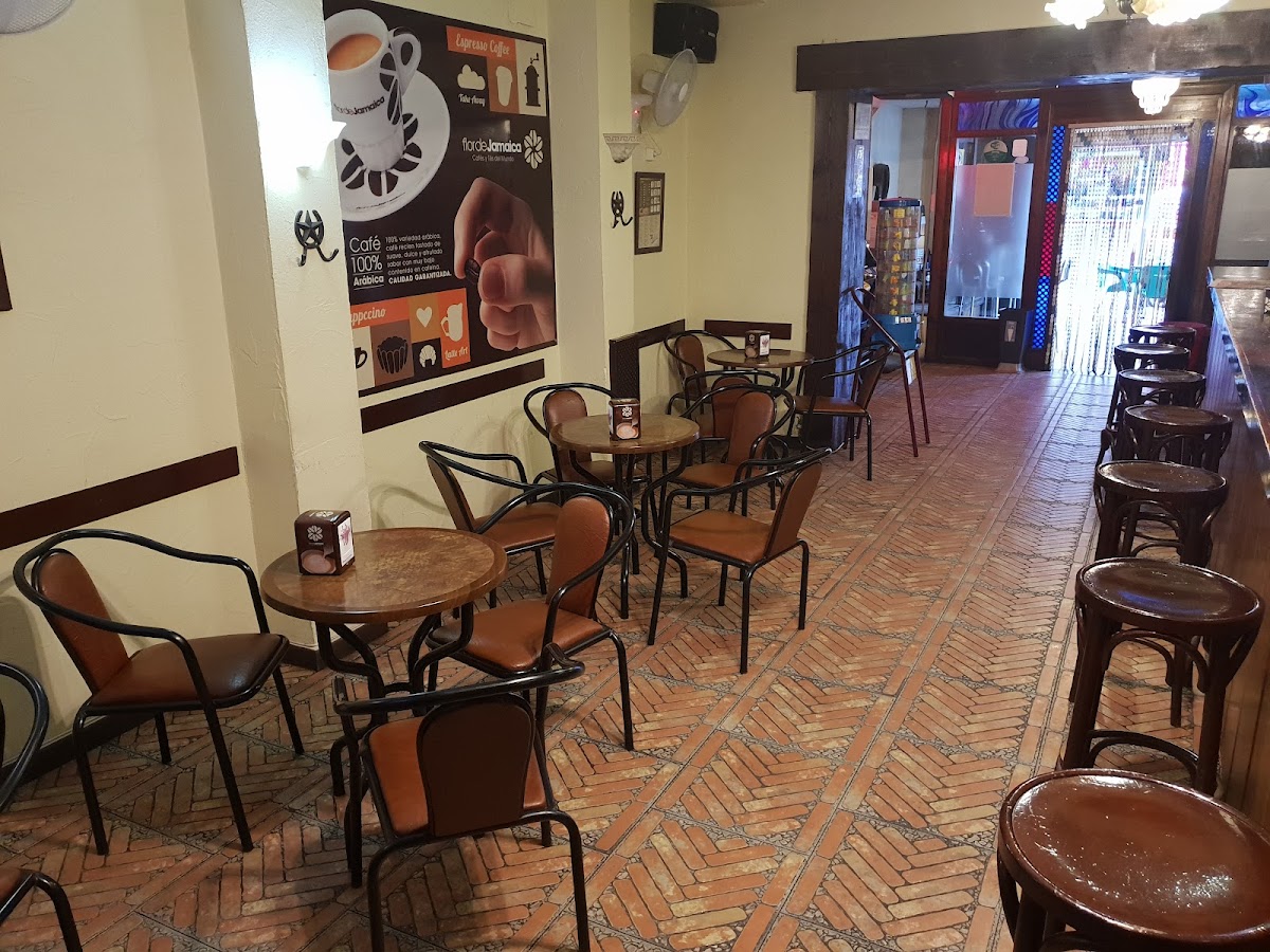 Cafetería J&M - 3