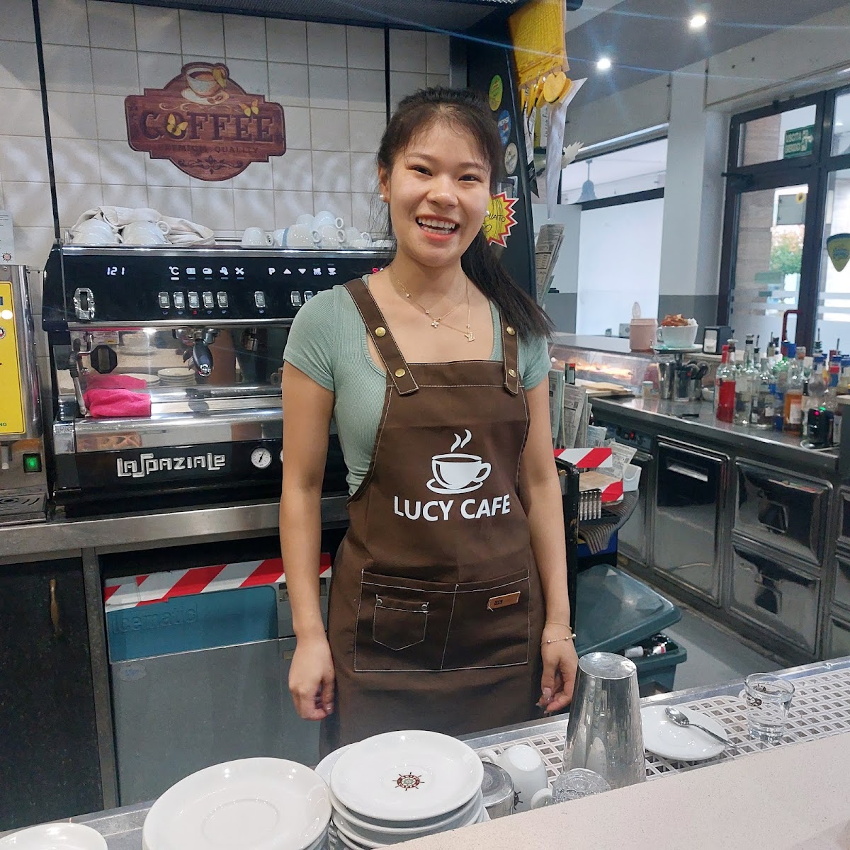 Lucy cafe - 4
