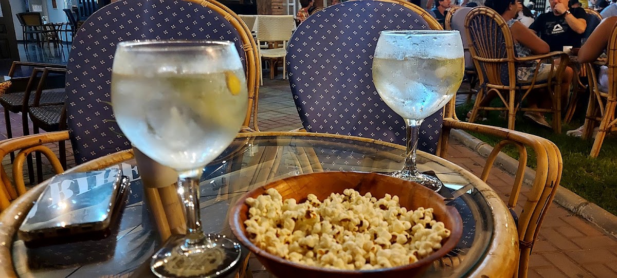 Cafe Pub Caribe - 7