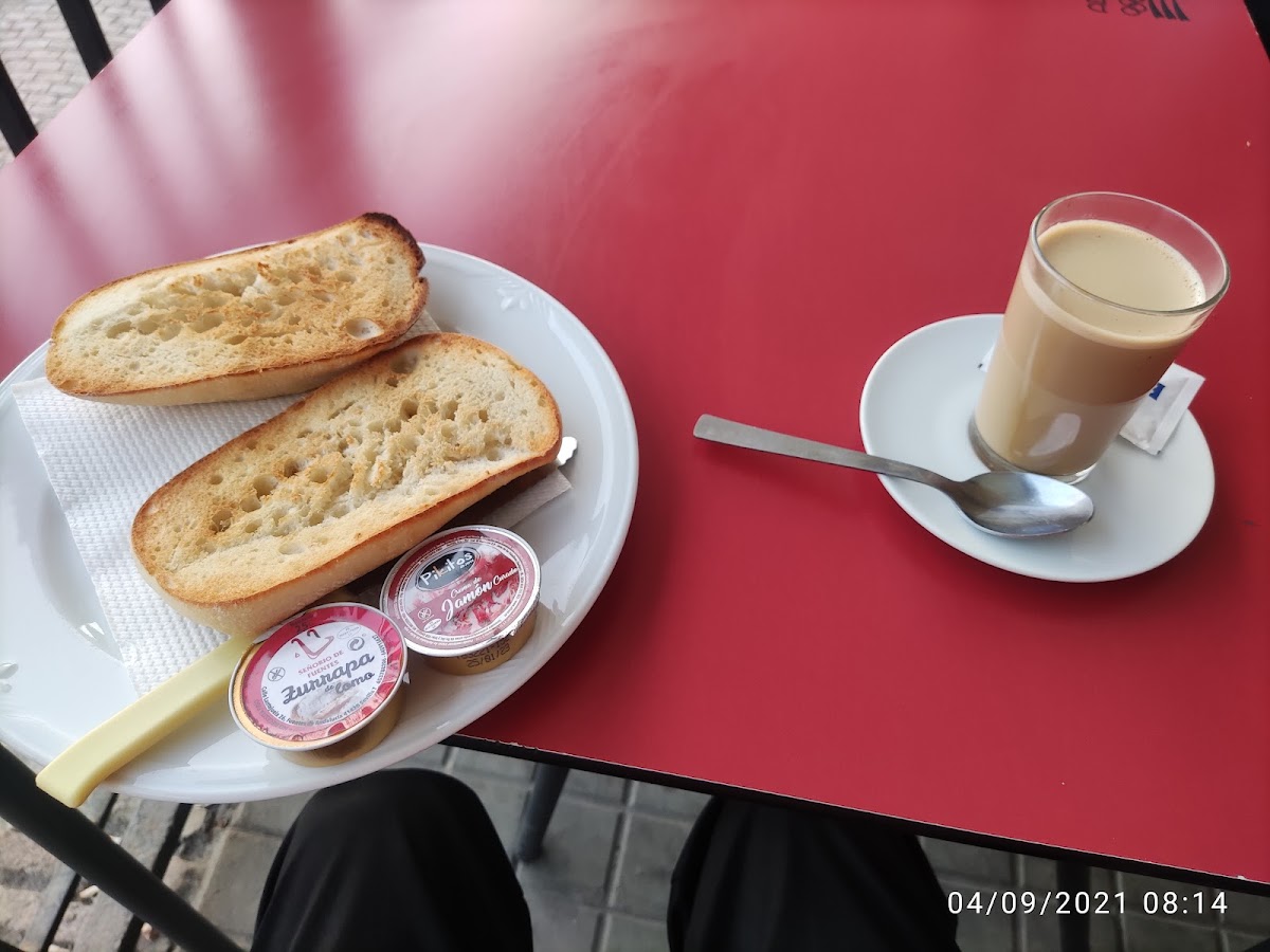 Bar Cafeteria El Pilar - 5