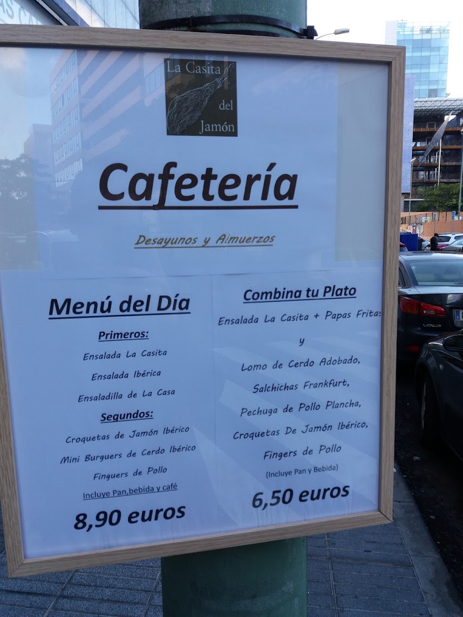 Cafeteria La Casita Del Jamon - 3