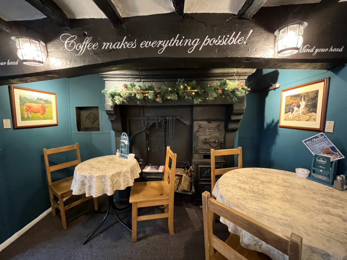 Traymons Cafe - 7