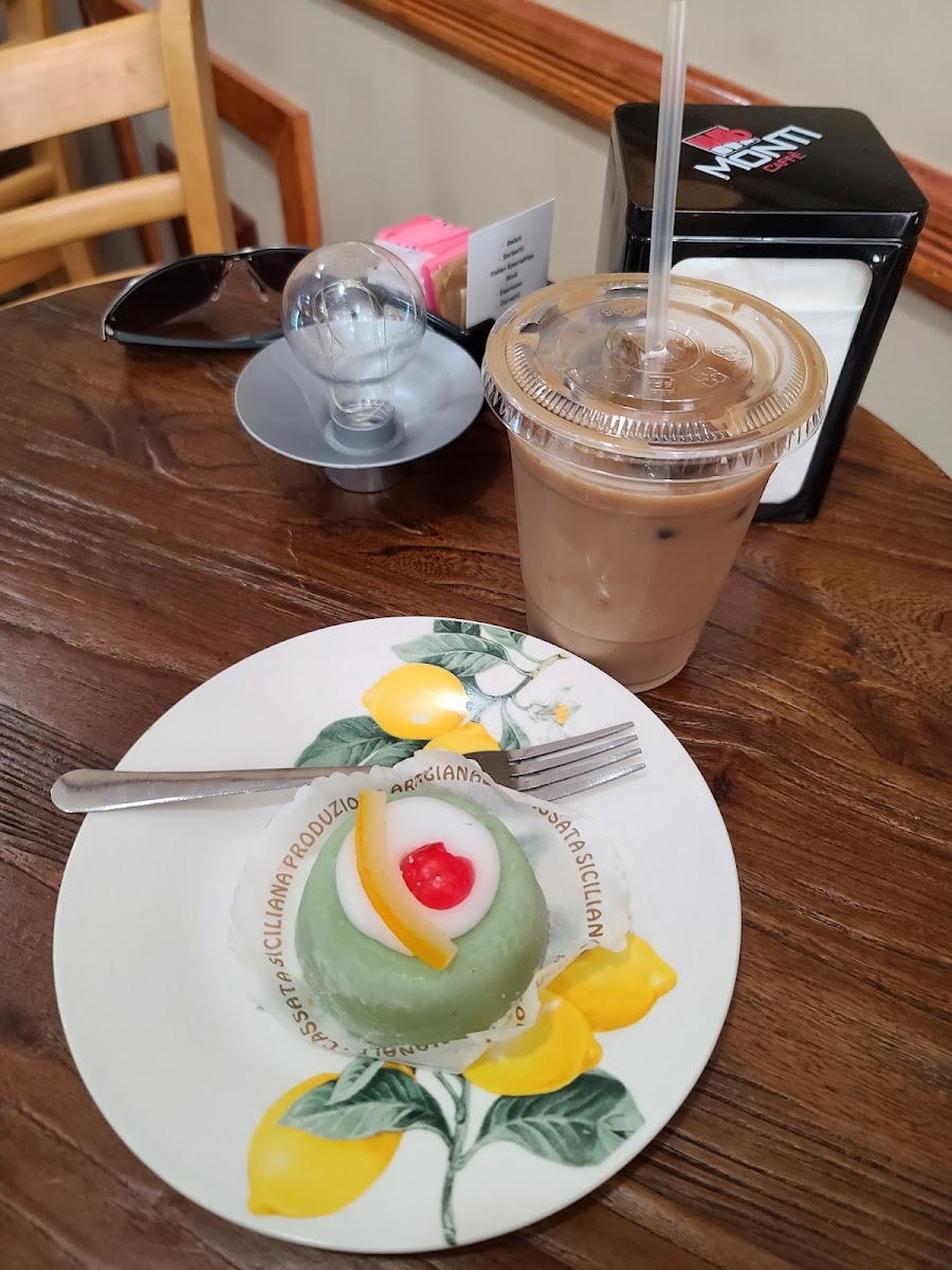 Dolce Gelato & Espresso Bar - 7