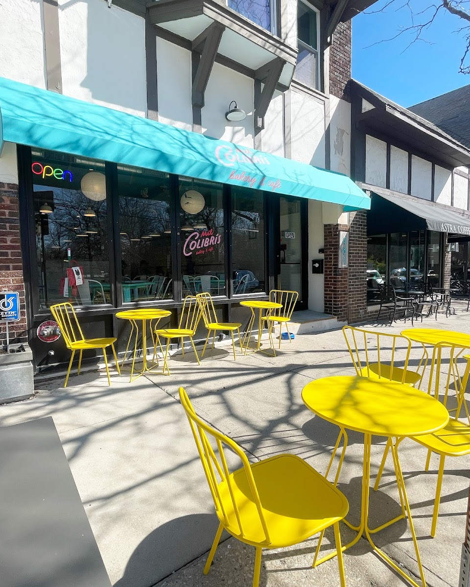 Mil Colibris Bakery and Cafe