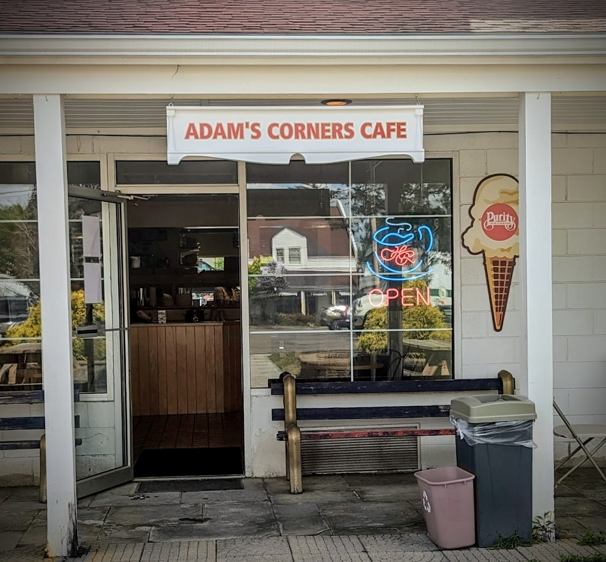 Adam's Corners Cafe