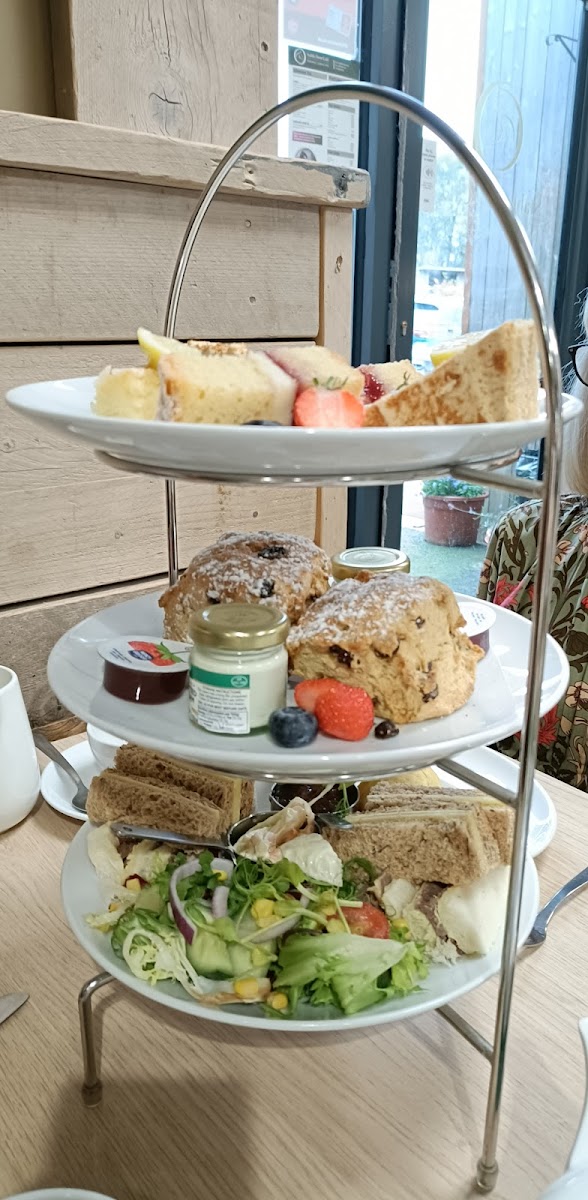 The Stable Door Cafe & Ice Cream Parlour - 5