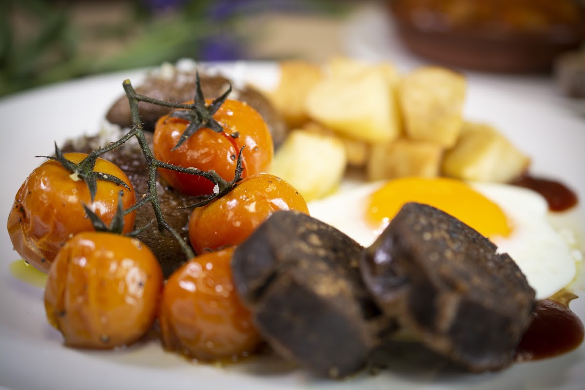 The Stable Door Cafe & Ice Cream Parlour - 7