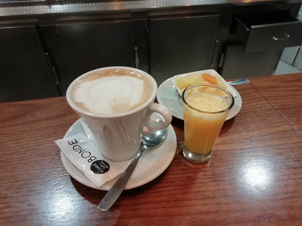 Café Bar 33 - 3