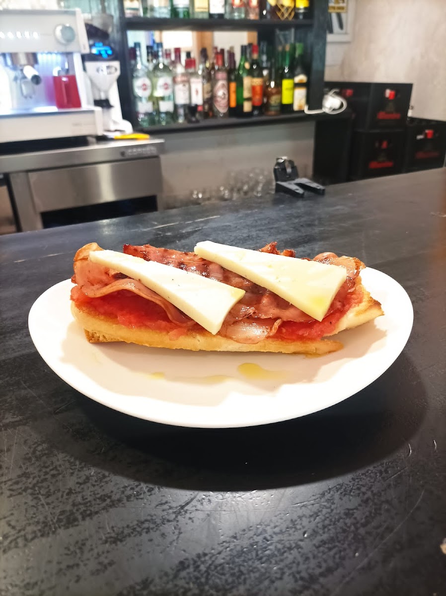 BAR Y CAFETERIA LOS MORENO - 8
