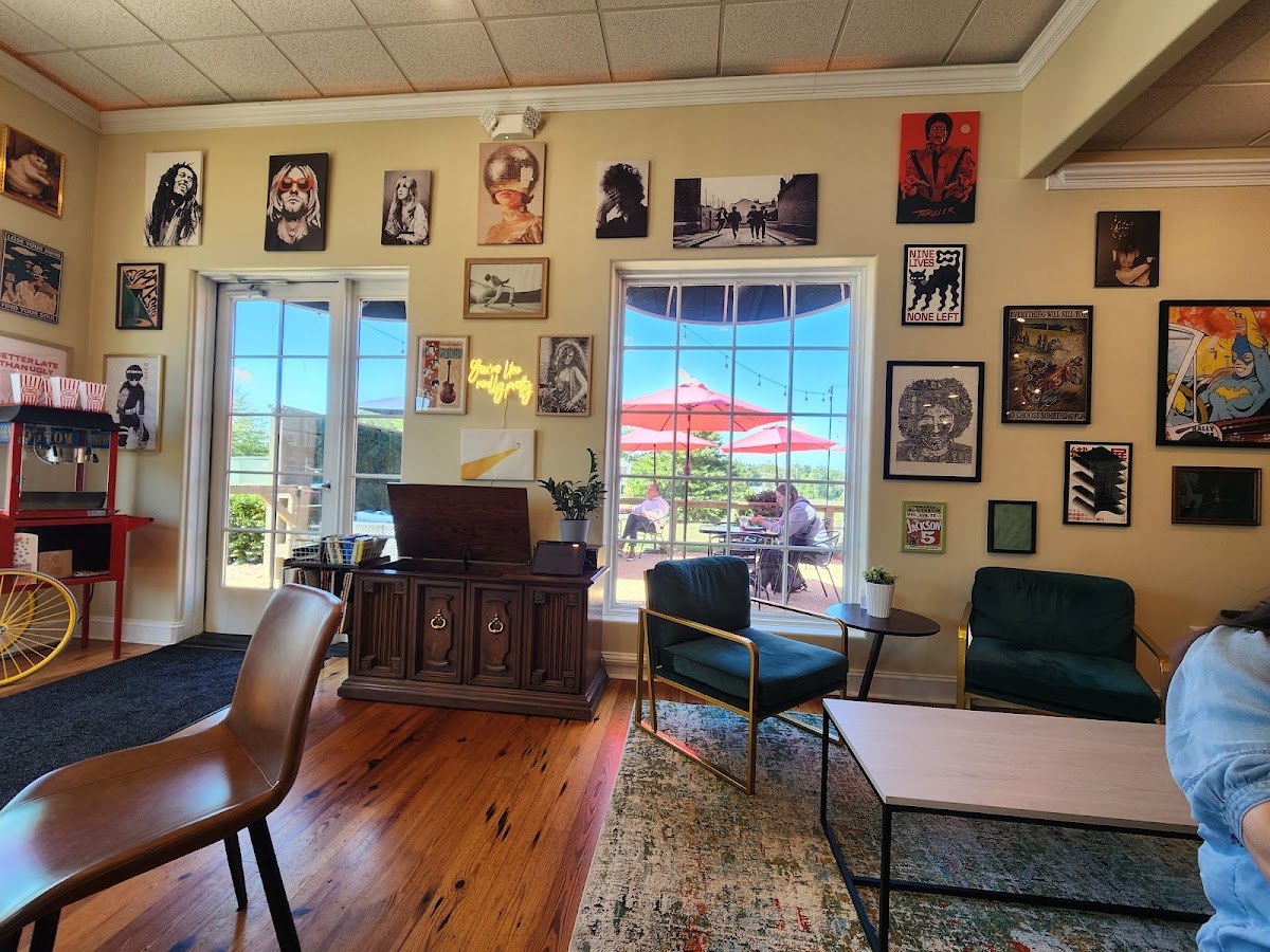 Corner Rock Cafe - 2