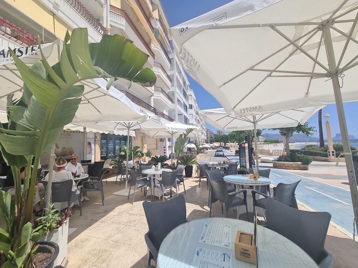 Aux Delices Cafetaria Heladeria