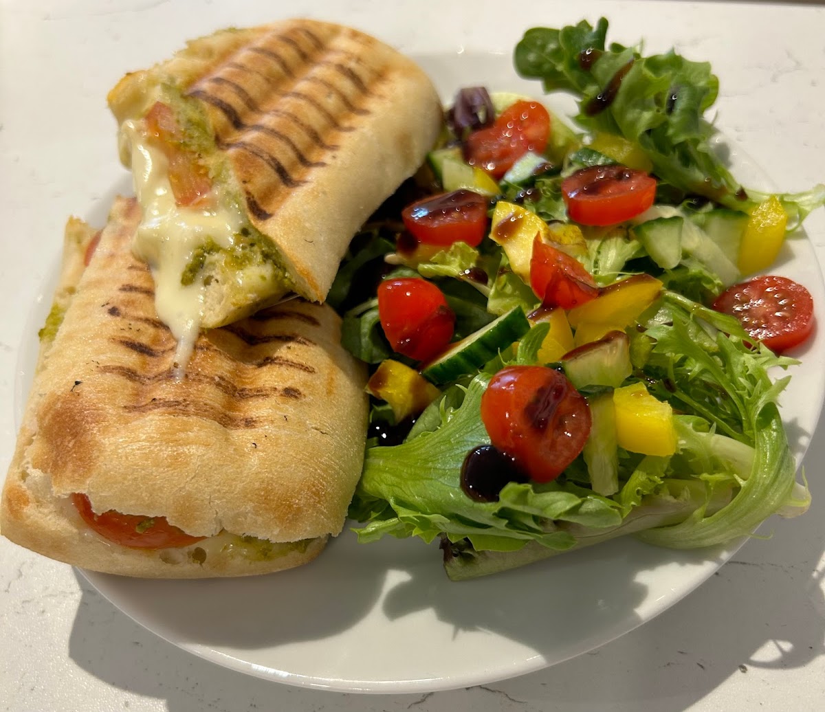 Arts Cafe Painswick - 2