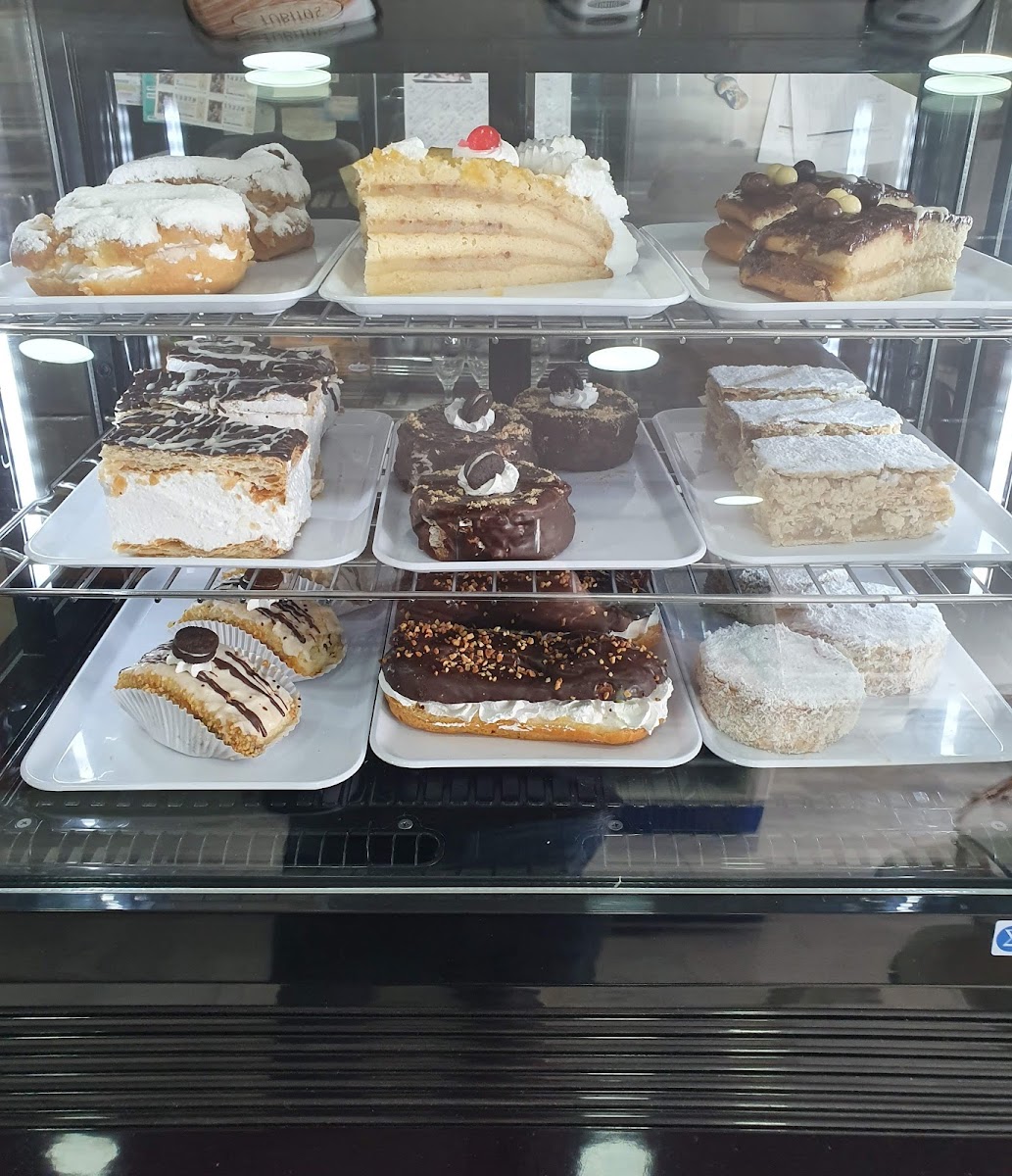 PANADERÍA-PASTELERÍA-CAFETERÍA MAPELLI. - 4