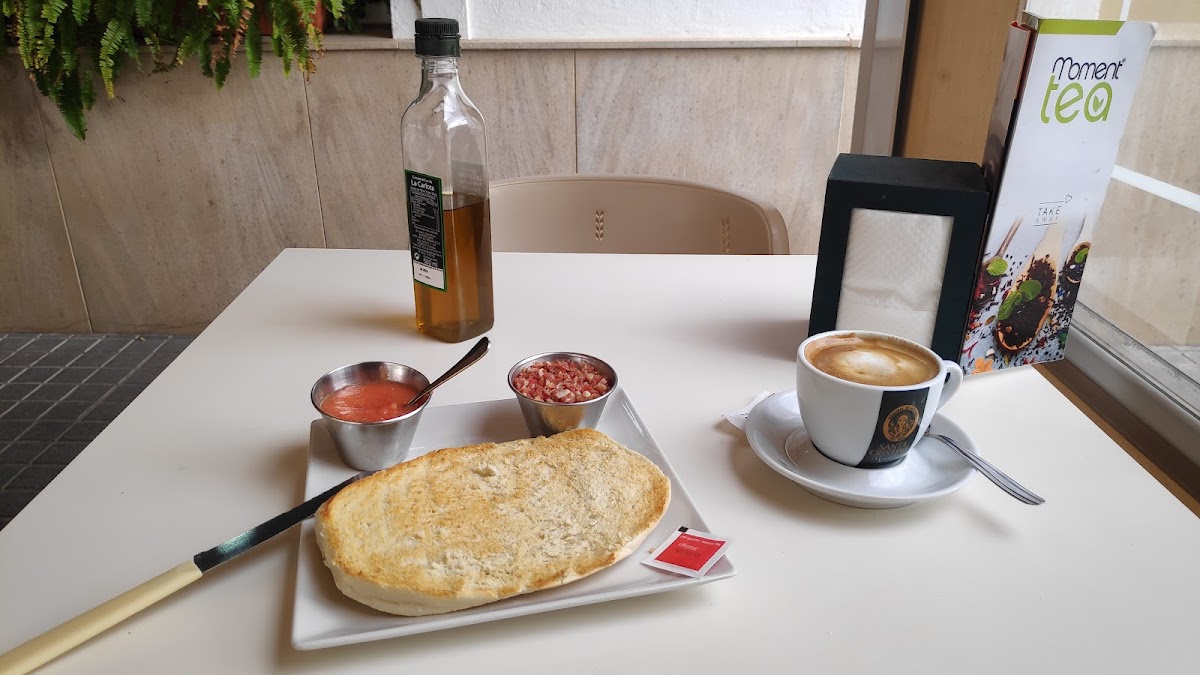 PANADERÍA-PASTELERÍA-CAFETERÍA MAPELLI. - 5