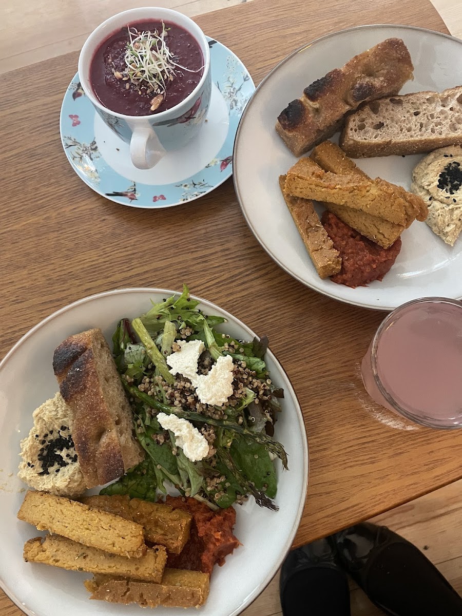 Almanac Cafe - 9
