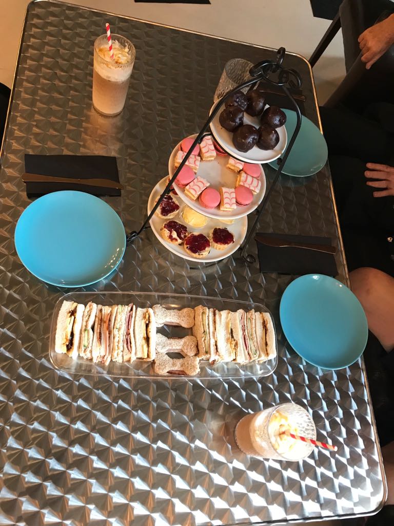the doghouse coffee lounge - 9
