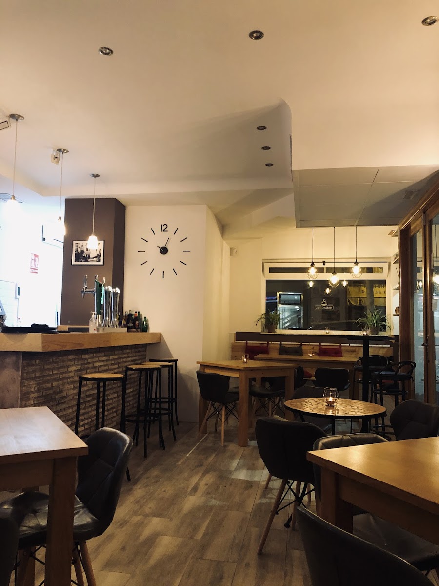 Cafetería - Cervecería El Molí