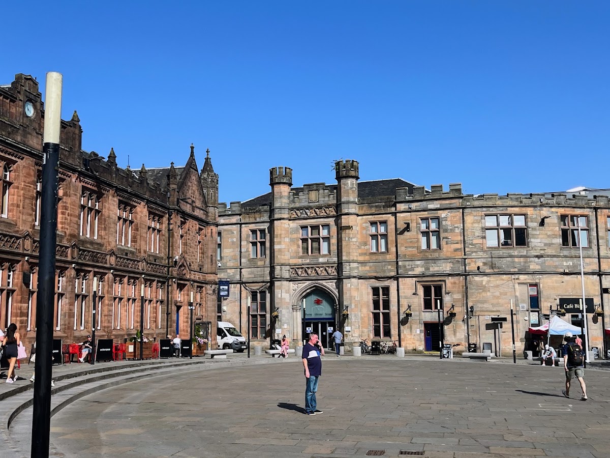 The Square Cafe Bistro - 2