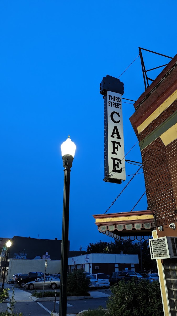 Al's Cafe - 3