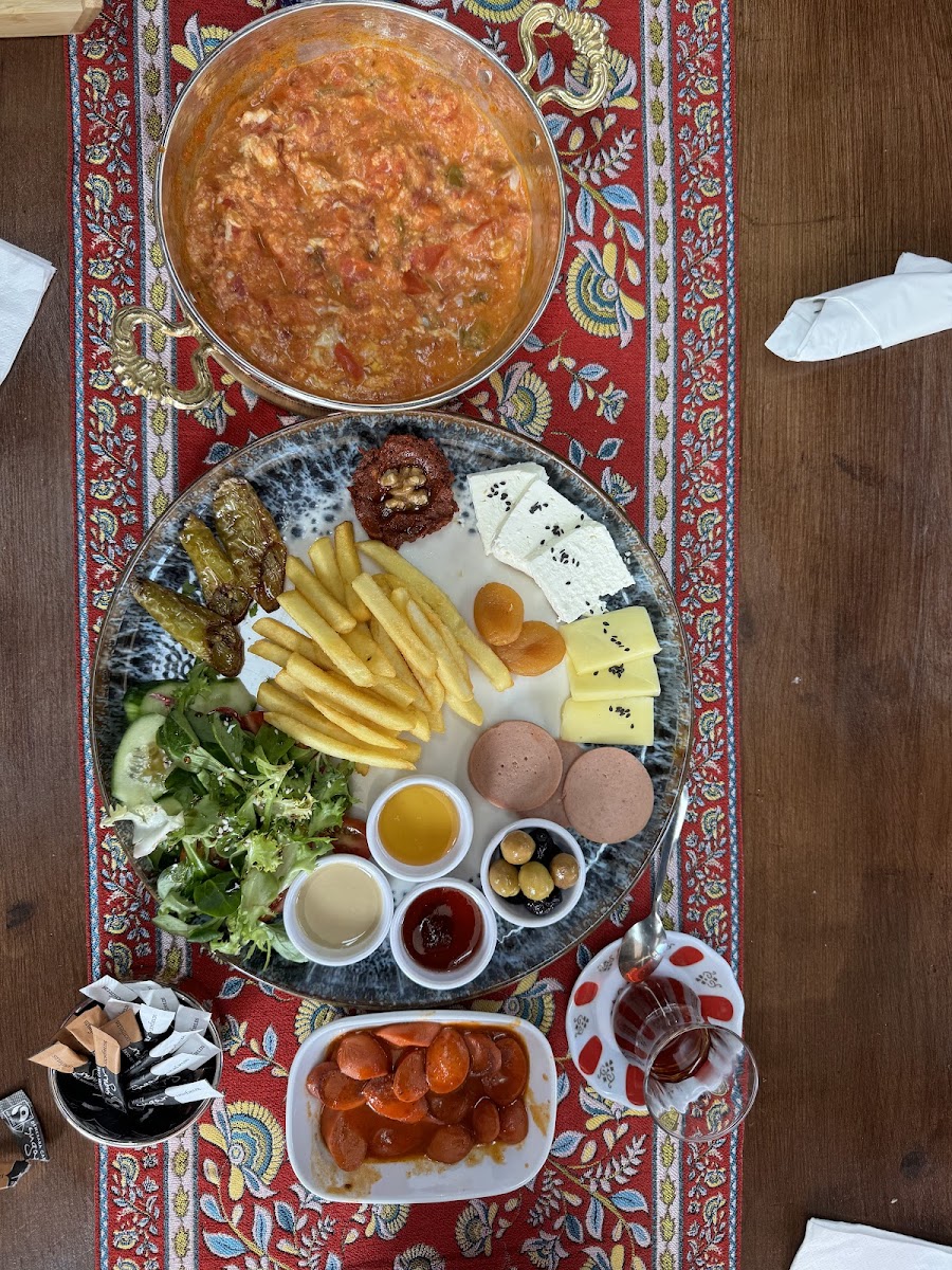 Tulip Authentic Turkish Cafe - 5