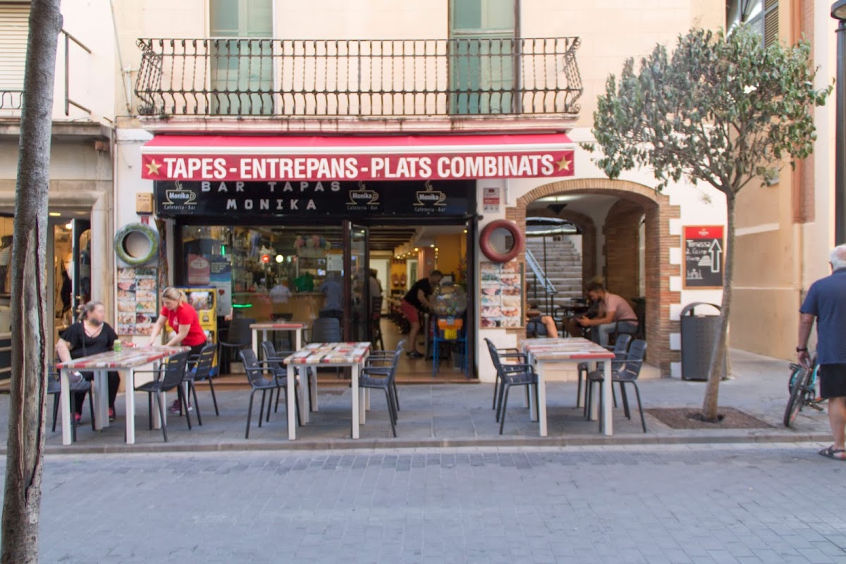 Cafeteria Bar Monika