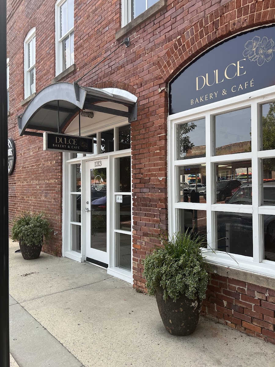 Dulce Bakery and Cafe