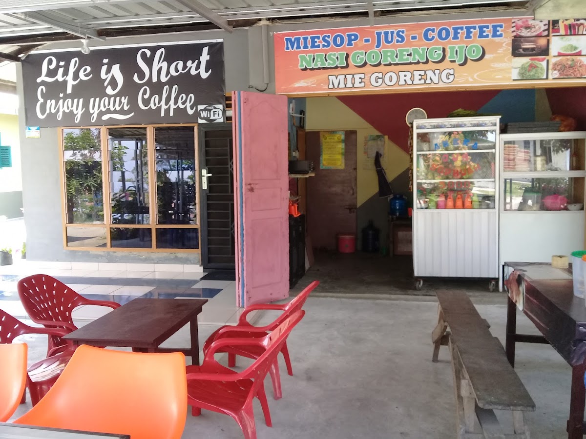 Rumah Makan Tesalonika 5