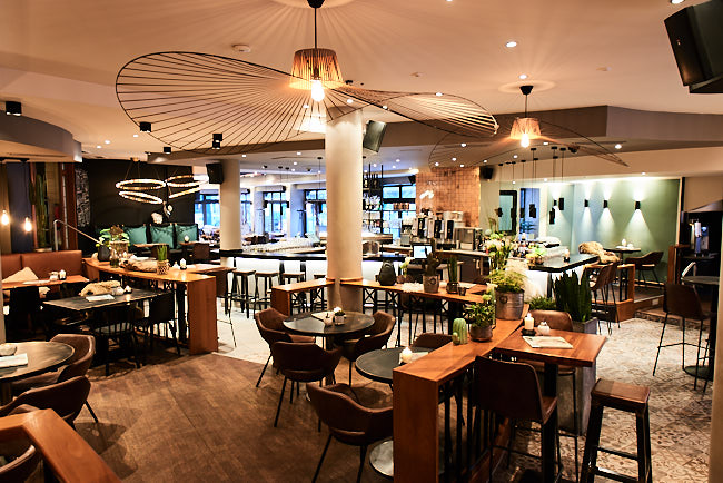 deseo Cafe . Restaurant . Bar