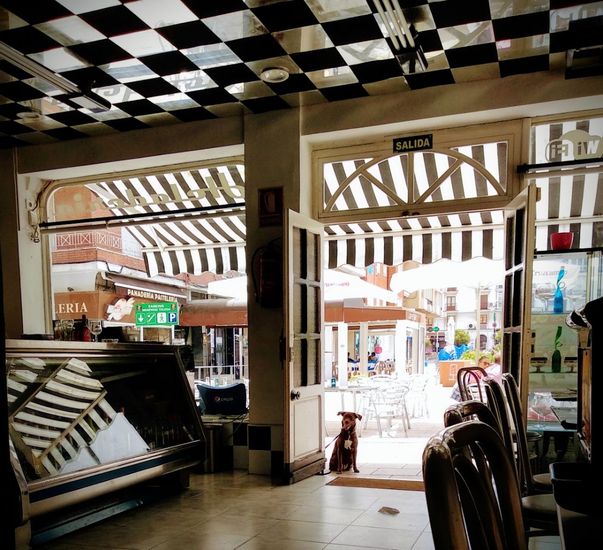 Cafetería Blanco Y Negro