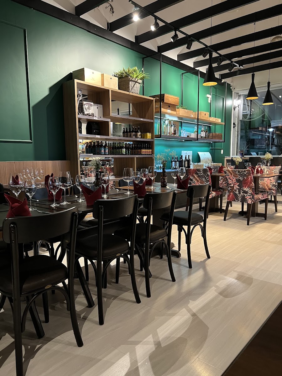 ASSEMBLAGE STEAKHOUSE