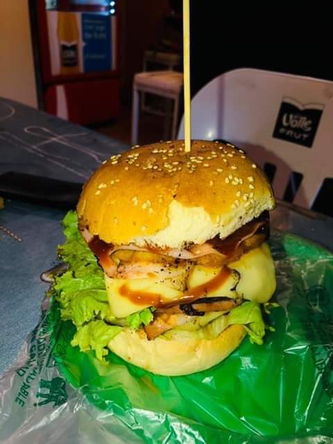 La Marmota xBurger and Drink's apan hgo