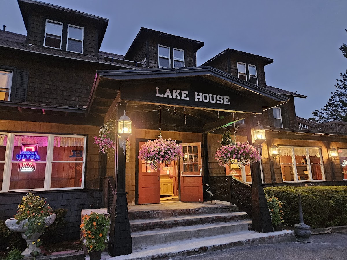 The Lake House Restaurant & Lodge