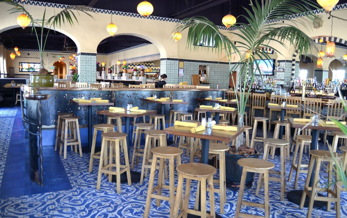 Casa Blanca Restaurant & Cantina