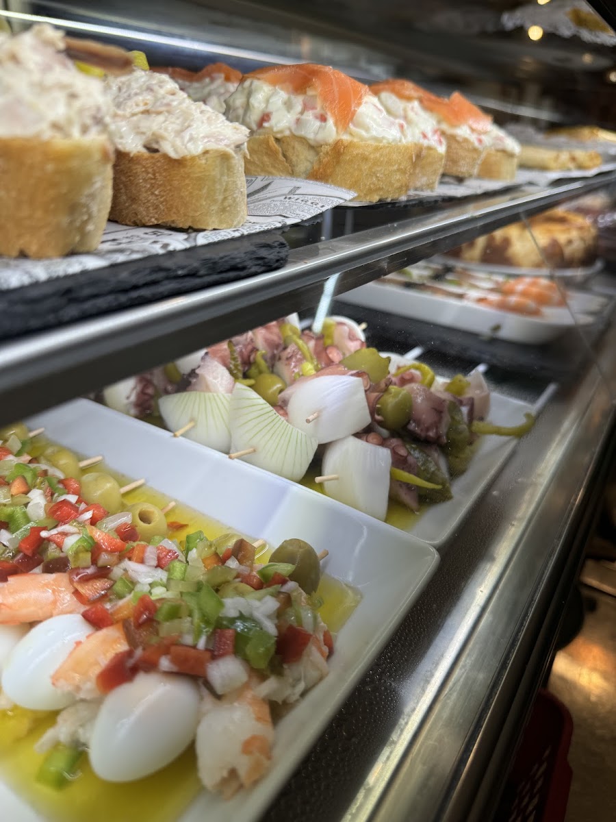 Bar Restaurante Las campanas . Cantina de Quintanapalla