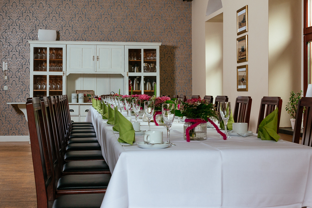 Restaurant HOFLIEFERANT / Magdeburg