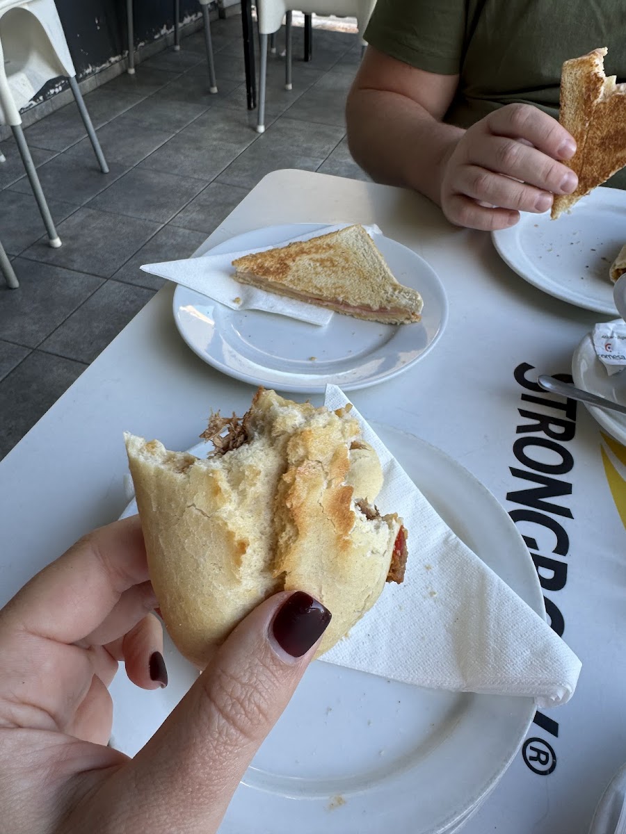 Cafeteria Coffee Dees - 9