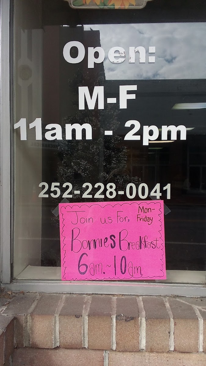 Bonnie's Cafe - 1