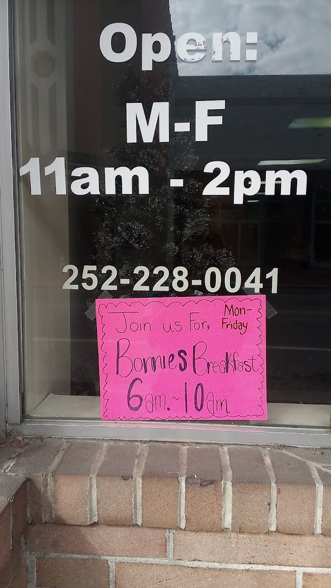 Bonnie's Cafe - 2