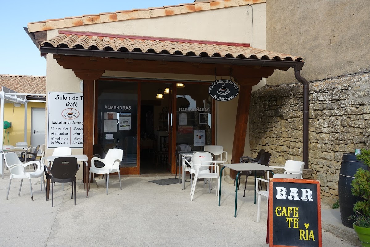 BAR CAFETERÍA Estefanía Arangua.