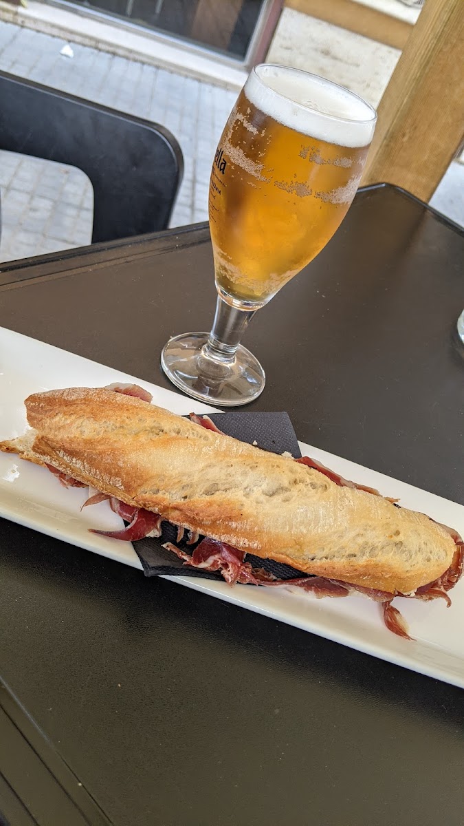 La Trobada Cafeteria. - 3