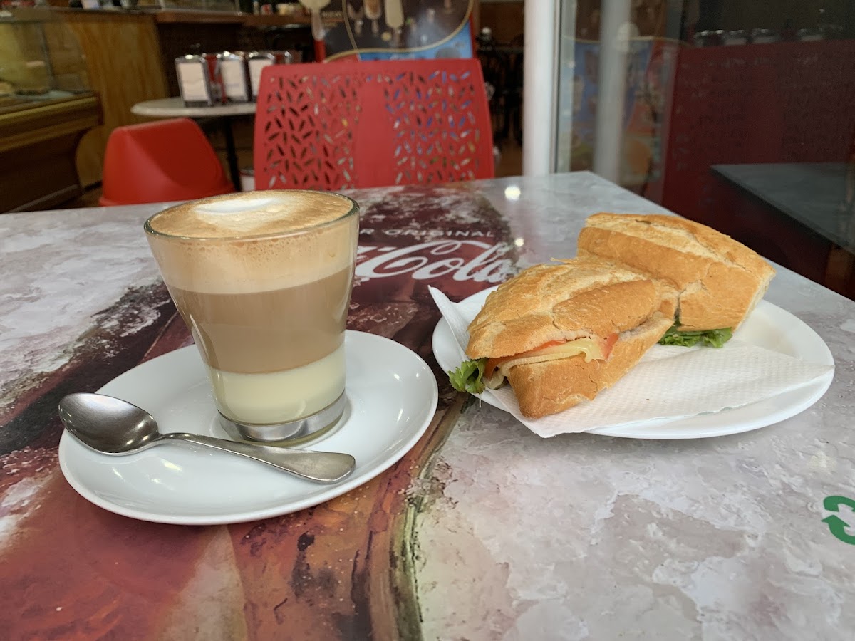 Bar cafeteria B2 - 4