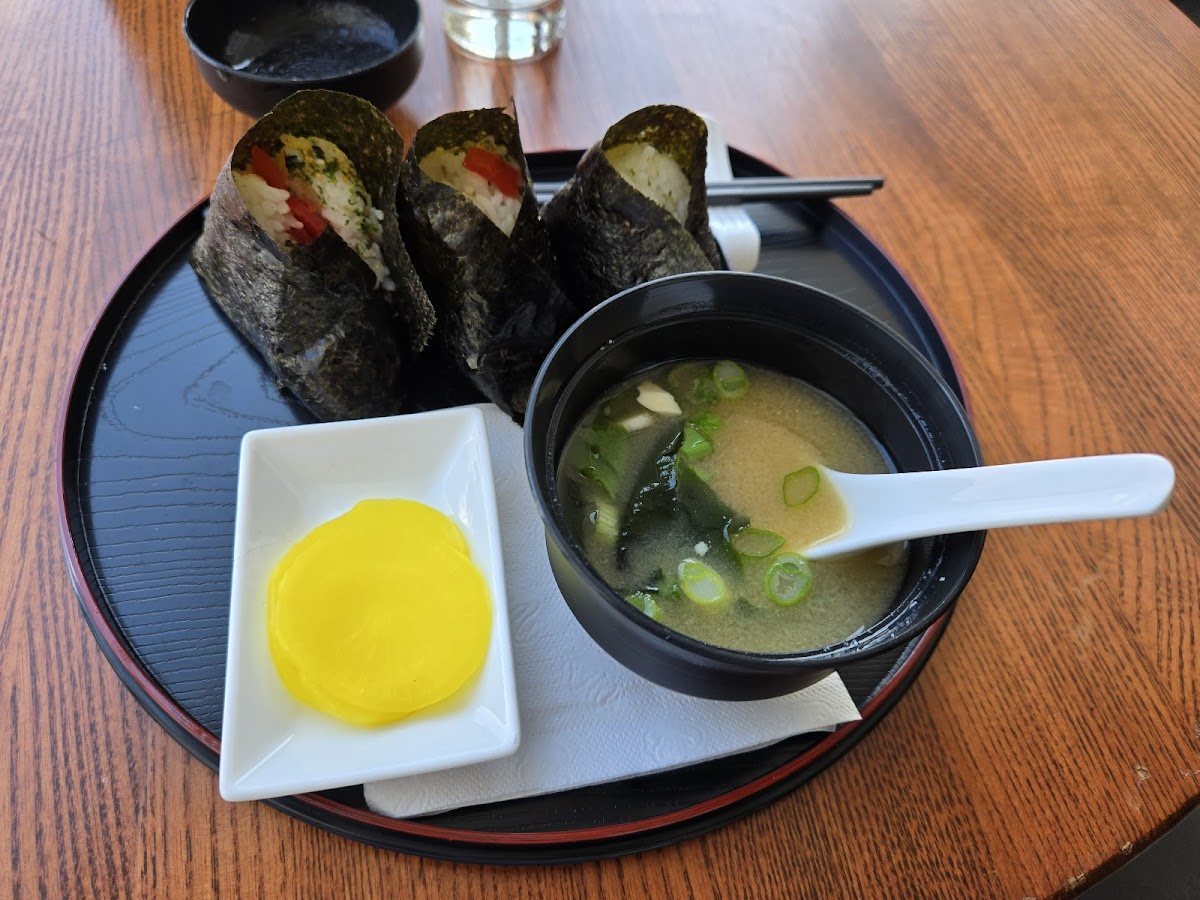 Hanami Tea House + Lounge - 3