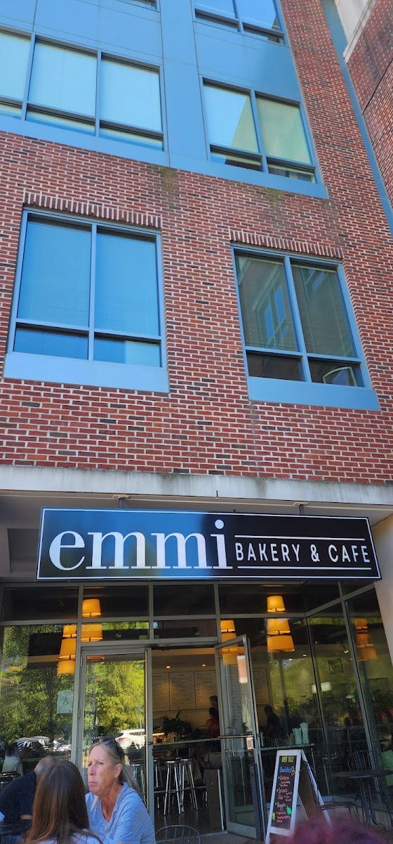 emmi bakery & cafe - 2