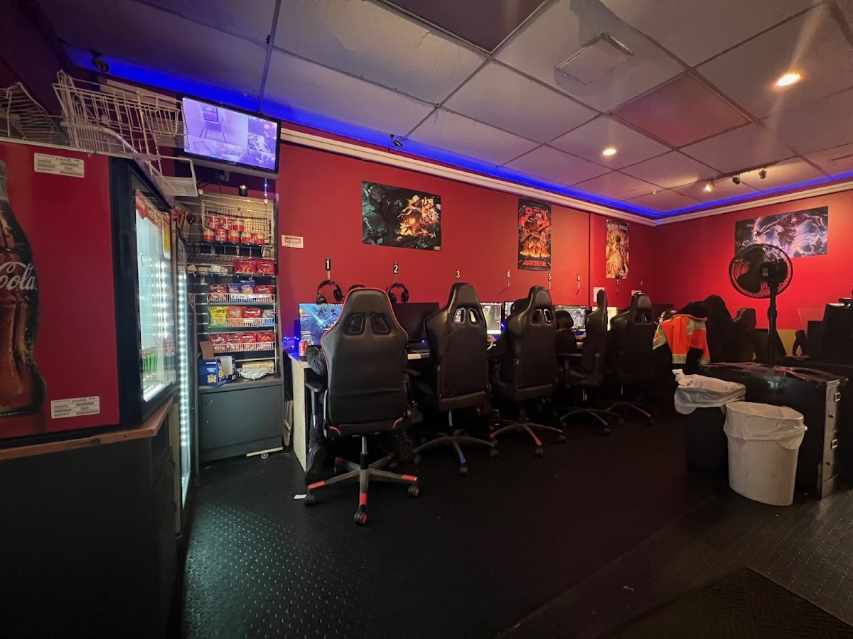 Cyber 88 Internet & Gaming Cafe - 6