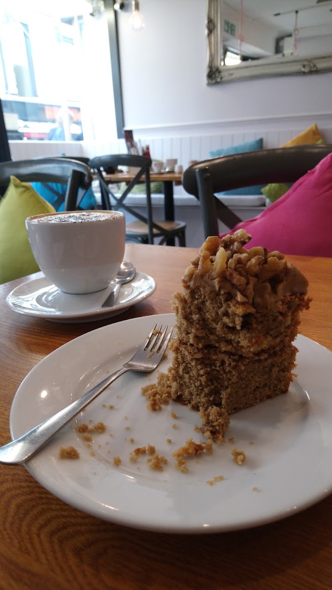Dollies Cafe & Bar - 8
